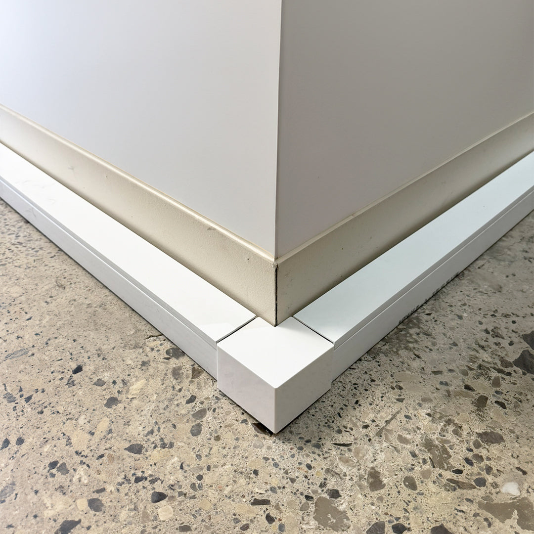 Outside Corner for 50mm x 50mm Raceway - White – Generic – Raceway Accessories (photo 3)